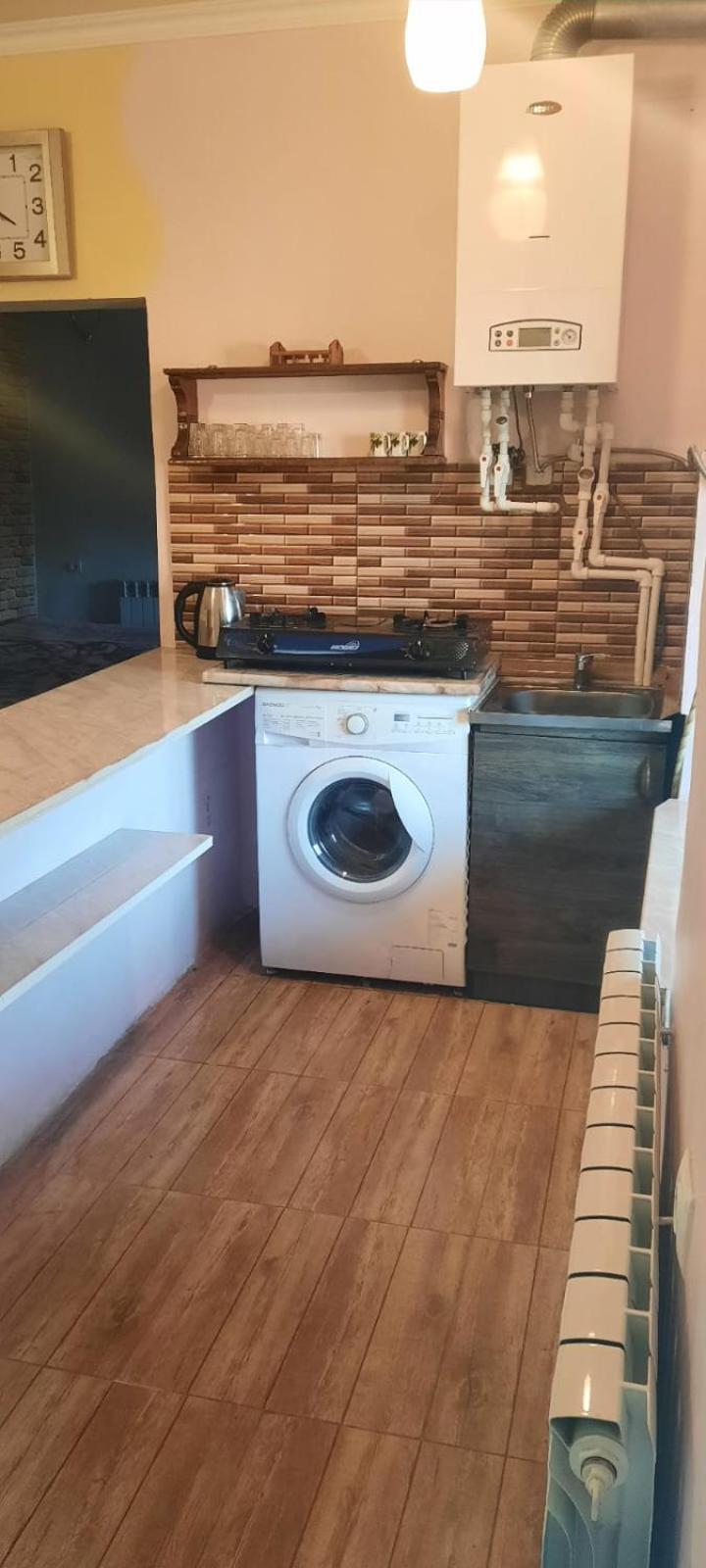 Family Hotell Dilijan Eksteriør bilde