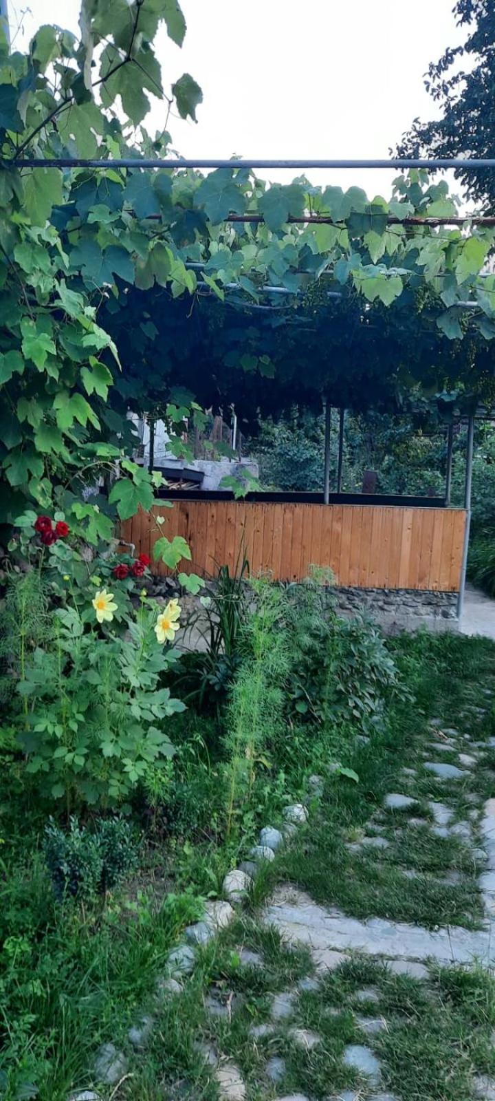 Family Hotell Dilijan Eksteriør bilde