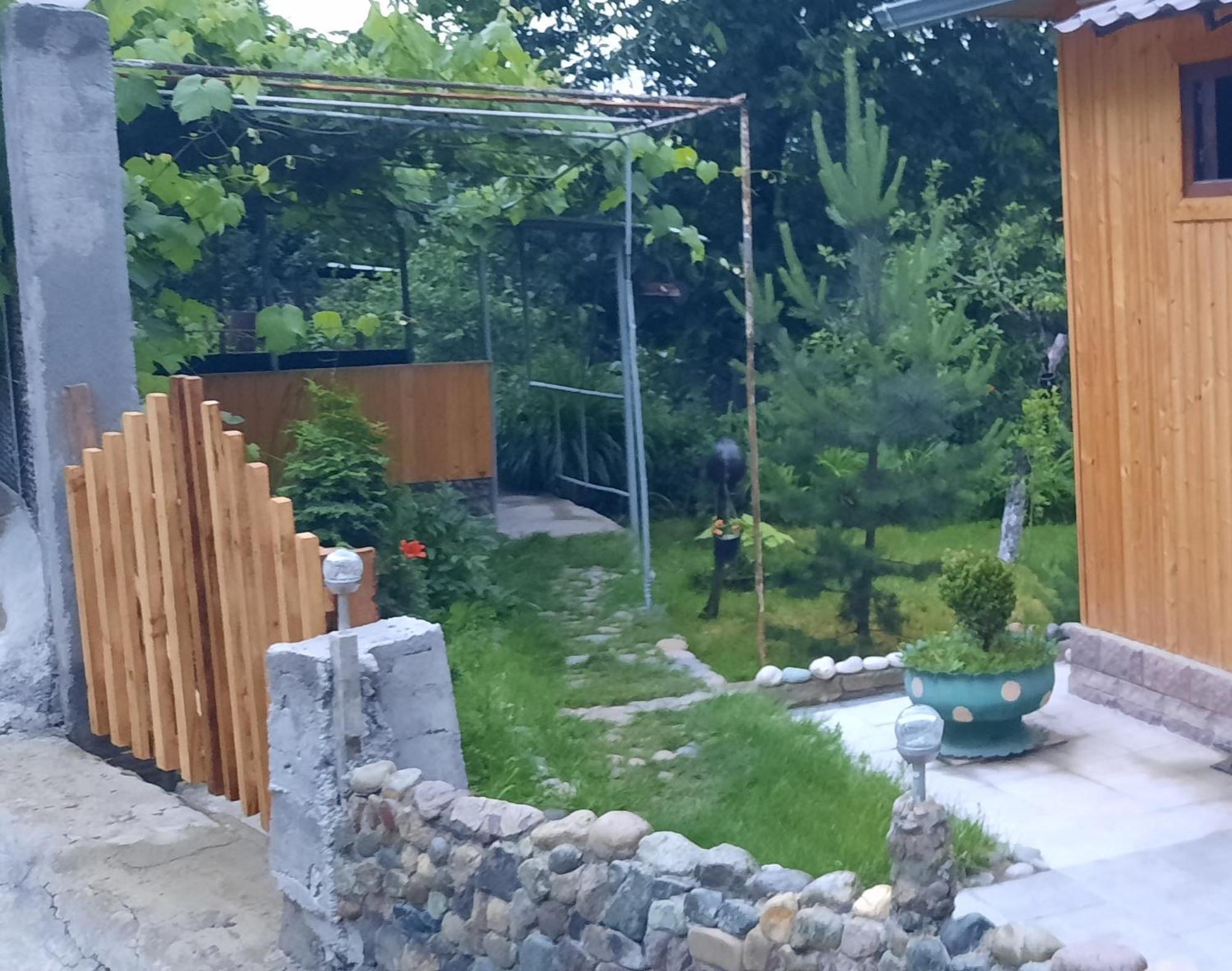 Family Hotell Dilijan Eksteriør bilde